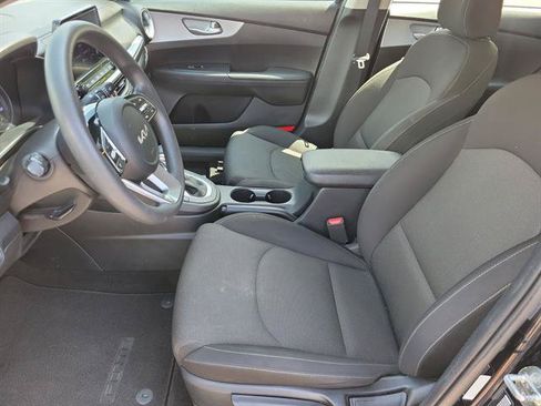 Used 2024 Kia Forte LXS FWD image 3