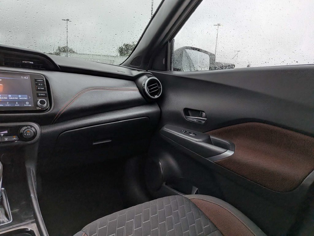 Used 2024 Nissan Kicks SR FWD image 13
