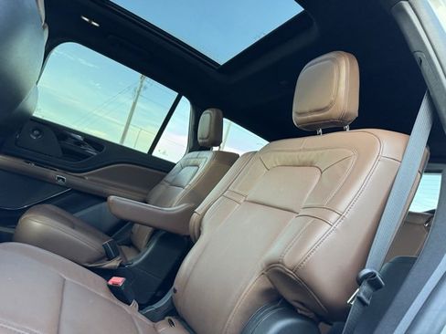Used 2022 Lincoln Aviator Reserve w/ Elements Package Plus image 12