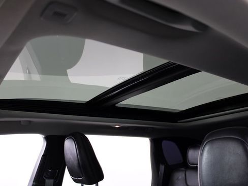 Used 2019 Jeep Cherokee Limited image 26