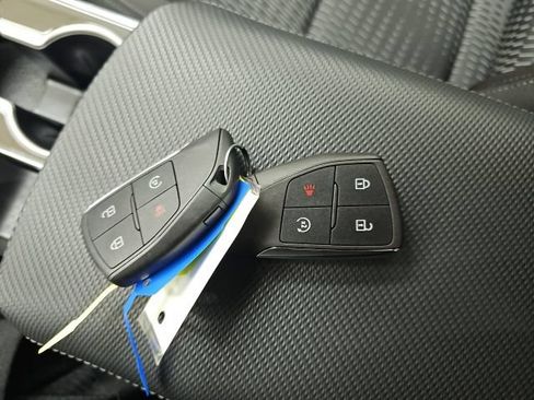 Used 2026 Chevrolet Equinox LT FWD image 28