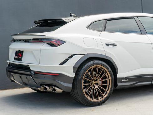Used 2023 Lamborghini Urus Performante AWD/4WD image 36