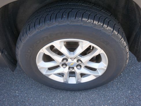 Used 2019 Chevrolet Traverse LT AWD/4WD image 16