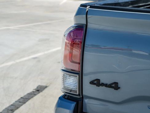 Certified 2017 Toyota Tacoma TRD Pro AWD/4WD image 8