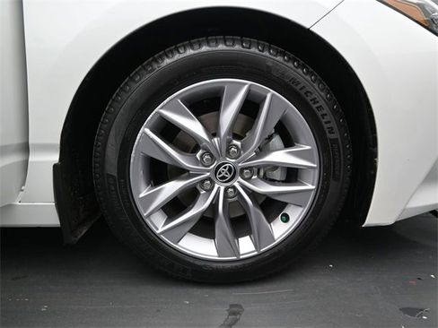 Used 2021 Toyota Avalon XLE image 20