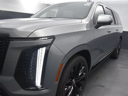 New 2026 Cadillac Escalade ESV Platinum Sport w/ LPO, ONYX Package AWD/4WD image 39
