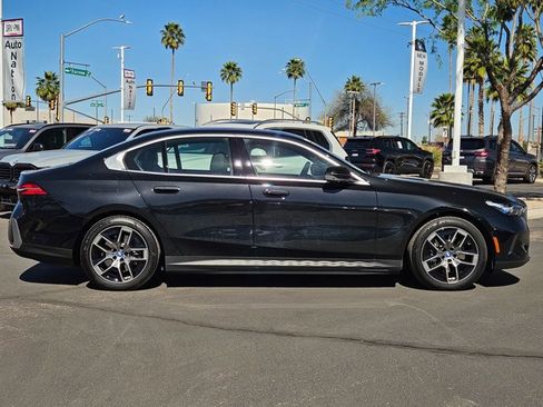 Used 2025 BMW i5 eDrive40i w/ Premium Package image 4