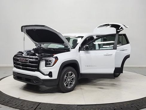 New 2026 GMC Terrain Elevation FWD image 11