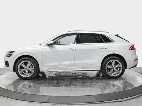 Used 2022 Audi Q8 Premium Plus image 2