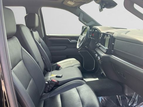 Used 2025 GMC Sierra 1500 SLT AWD/4WD image 15