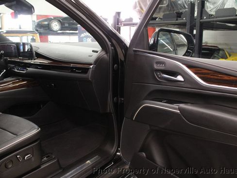 Used 2023 Cadillac Escalade ESV Premium Luxury AWD/4WD image 48