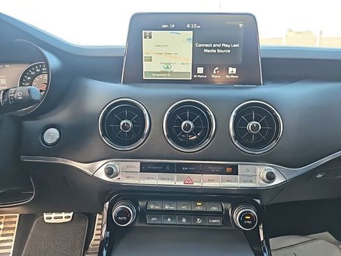 Used 2018 Kia Stinger GT2 image 25