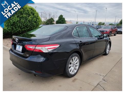 Used 2018 Toyota Camry LE FWD image 7