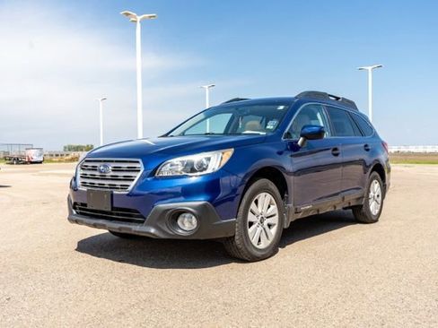 Used 2016 Subaru Outback 2.5i Premium AWD/4WD image 3