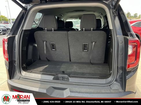 Used 2021 GMC Acadia SLE w/ Driver Convenience Package FWD image 12