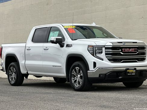 Certified 2025 GMC Sierra 1500 SLT RWD image 1