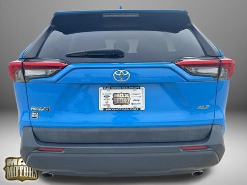 Used 2021 Toyota RAV4 XLE FWD image 7