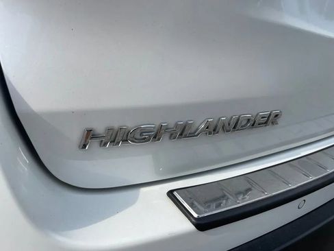 Used 2019 Toyota Highlander Limited AWD/4WD image 12