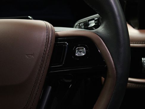 Used 2025 Lincoln Aviator Reserve w/ Illumination Package image 26