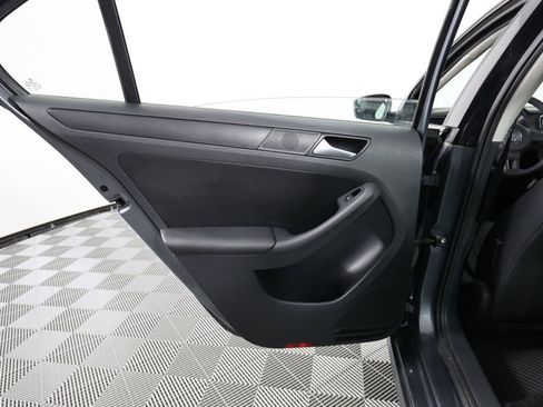 Used 2014 Volkswagen Jetta SE image 17