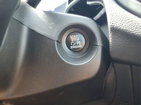 Used 2019 Jeep Compass Latitude FWD image 12