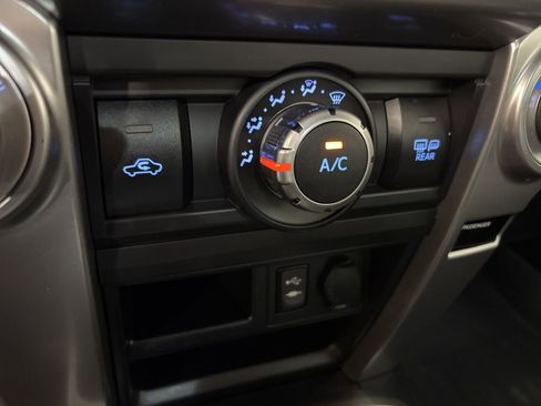 Used 2015 Toyota 4Runner SR5 image 31