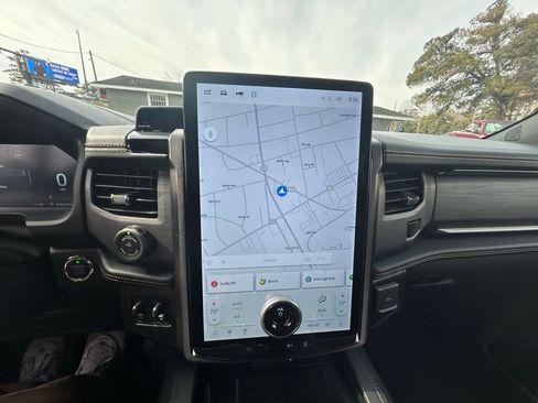 Used 2024 Ford Expedition Max Platinum image 43