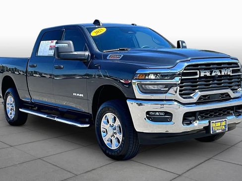 Used 2025 RAM 2500 Big Horn AWD/4WD image 2