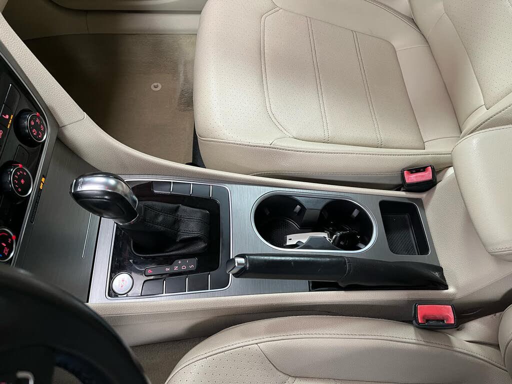 Used 2014 Volkswagen Passat TDI SE FWD image 21