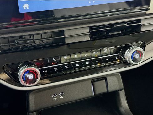 Used 2024 Honda Prologue EX image 18