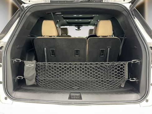 Used 2023 Chevrolet Traverse Premier FWD image 12