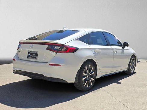 Used 2024 Honda Civic EX-L image 3
