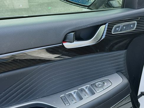 Used 2023 Hyundai Palisade Calligraphy image 16