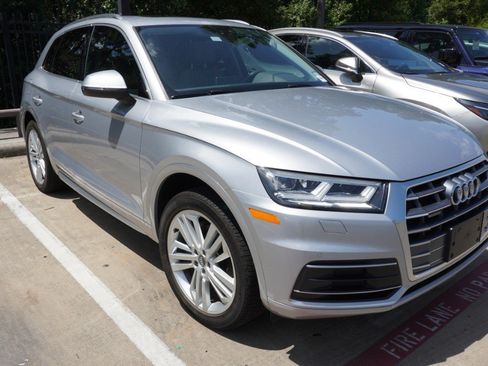 Used 2019 Audi Q5 2.0T Premium Plus w/ Premium Plus Package AWD/4WD image 3