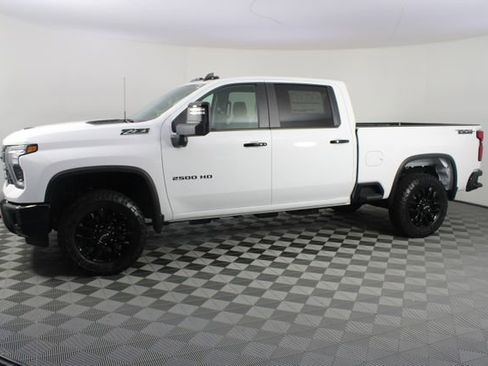 New 2026 Chevrolet Silverado 2500 LT image 2