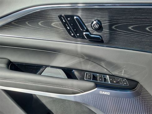 New 2026 Cadillac Lyriq Signature Luxury image 11