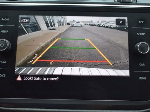 Used 2023 Volkswagen Tiguan SE image 25