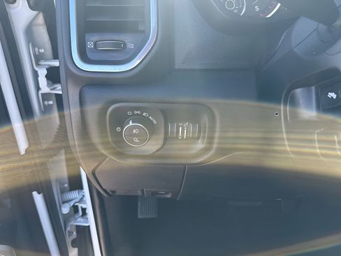 Used 2024 RAM 2500 Laramie image 29