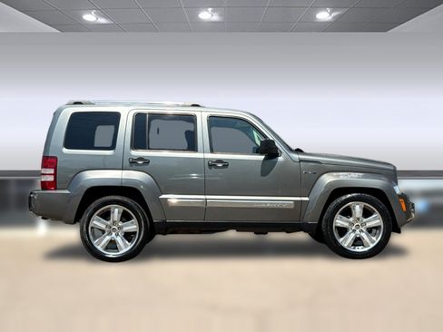 Used 2012 Jeep Liberty Limited Jet RWD image 8
