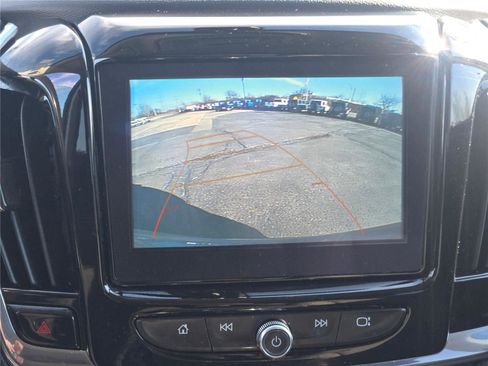 Used 2018 Chevrolet Traverse LT image 30