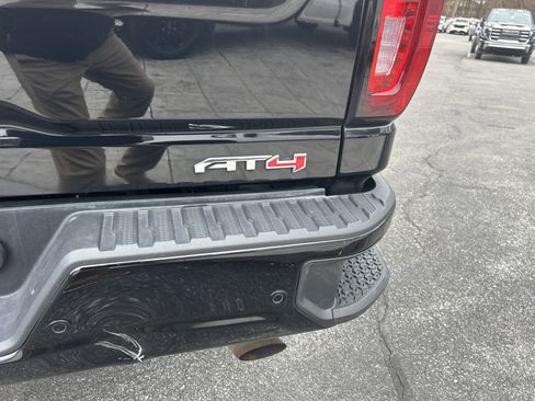Used 2022 GMC Sierra 2500 AT4 w/ AT4 Premium Plus Package image 8