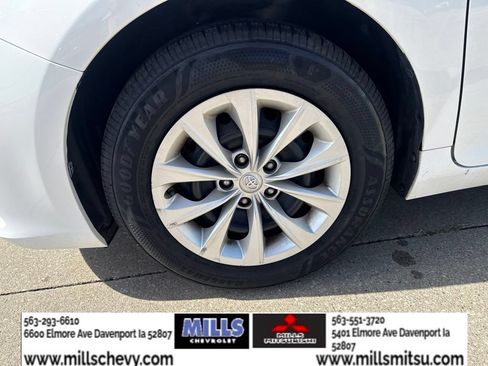 Used 2016 Toyota Camry LE FWD image 9