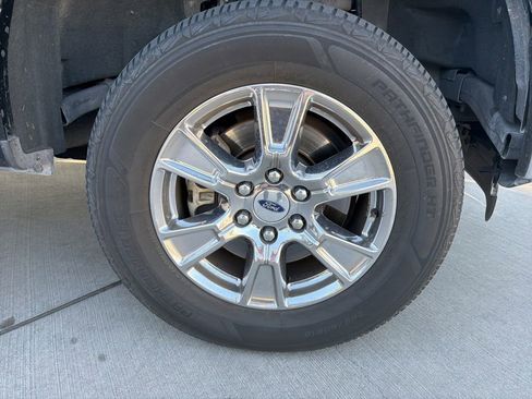 Used 2016 Ford F150 XLT w/ Equipment Group 302A Luxury AWD/4WD image 5