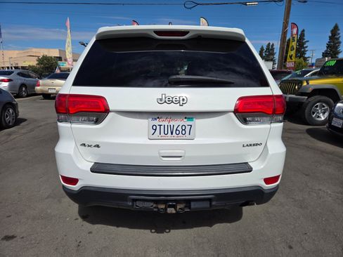Used 2015 Jeep Grand Cherokee Laredo w/ Quick Order Package 23E AWD/4WD image 3
