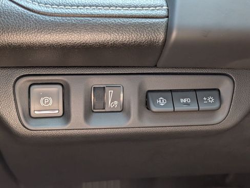 Used 2021 GMC Acadia Denali w/ Denali Technology Package FWD image 19