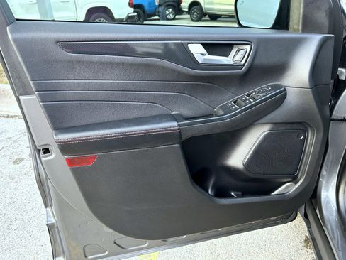 Used 2025 Ford Escape ST-Line w/ Equipment Group 301A image 9