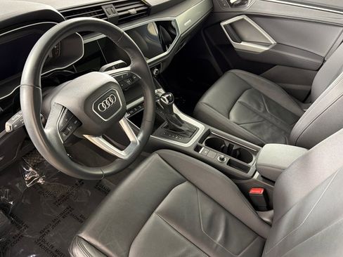 Used 2023 Audi Q3 2.0T Premium w/ Convenience Package AWD/4WD image 9