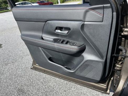 Certified 2025 Nissan Kicks SR w/ SR Premium Package FWD image 16