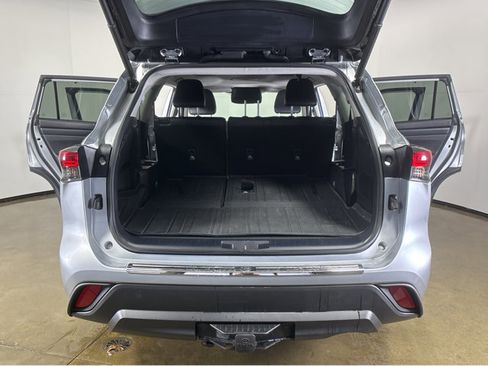 Used 2023 Toyota Highlander XLE image 20
