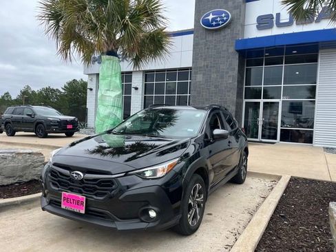 Used 2024 Subaru Crosstrek 2.0i Premium image 3